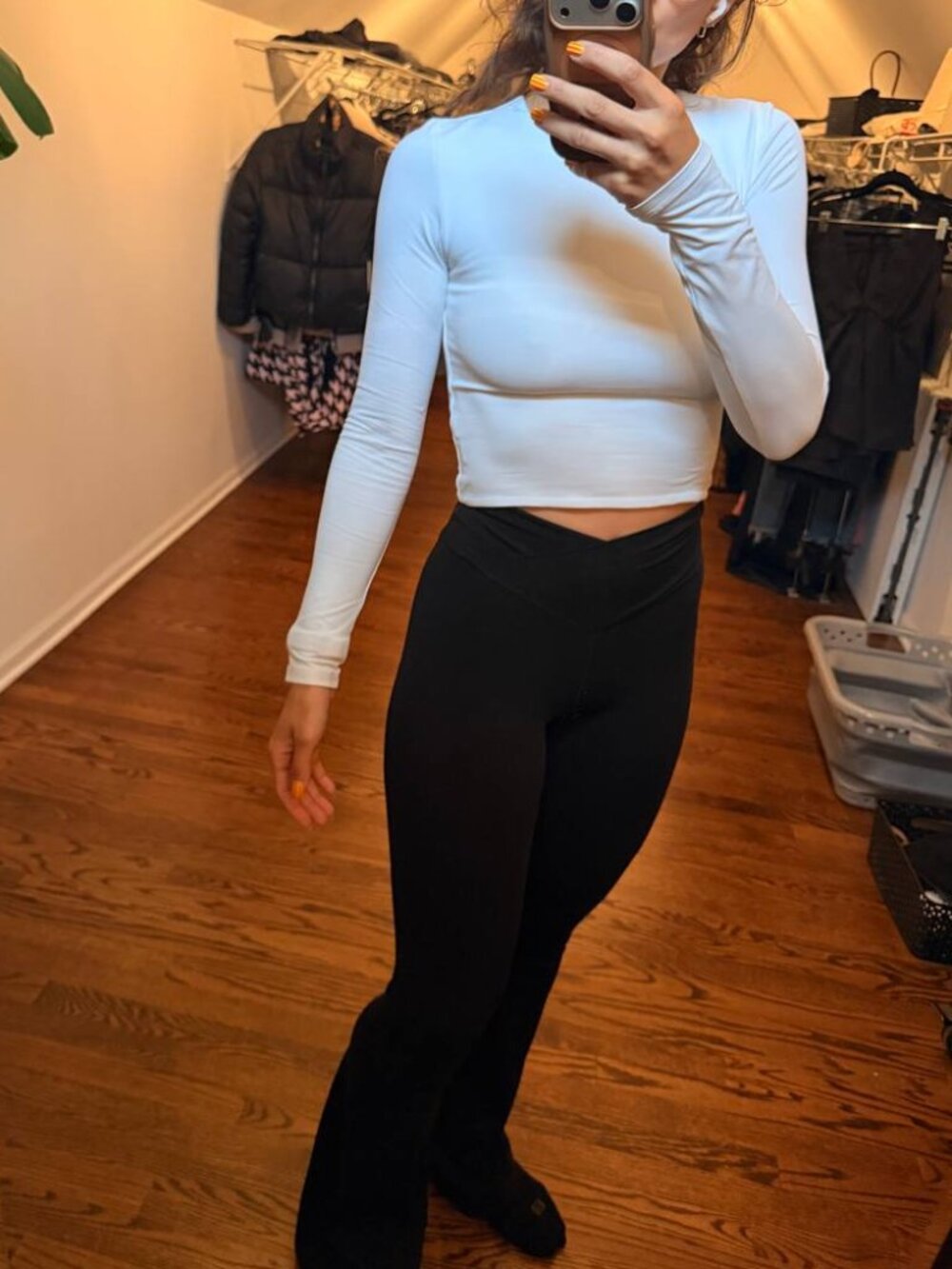 Babaton Contour Long-Sleeve Crewneck Crop Top